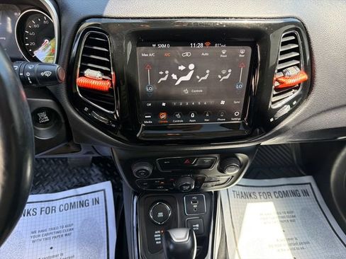 Used 2018 Jeep Compass Limited w/ Navigation Group AWD/4WD image 19