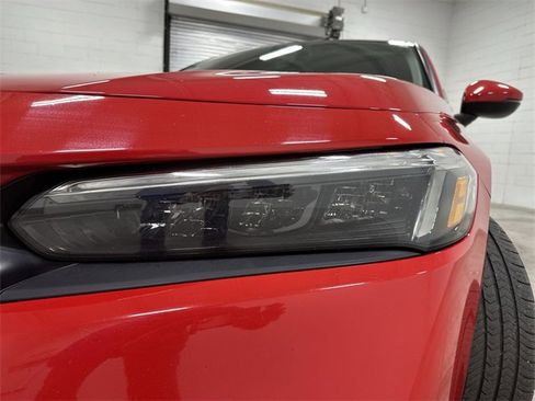 Used 2022 Honda Civic Touring image 11