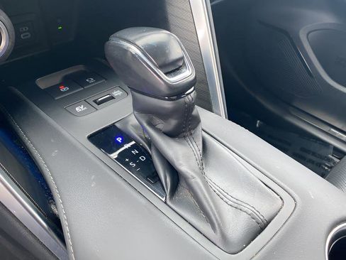 Used 2024 Toyota Venza Limited AWD/4WD image 17