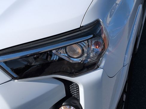 Used 2019 Toyota 4Runner TRD Off-Road Premium image 6