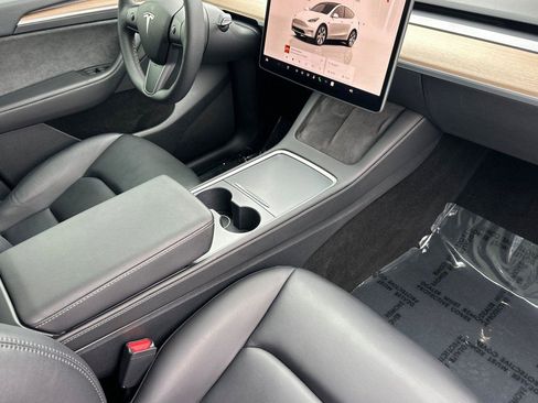 Used 2023 Tesla Model Y Long Range image 15
