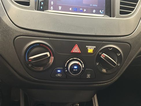 Used 2019 Hyundai Accent SE FWD image 26
