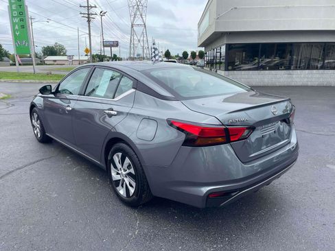 Used 2024 Nissan Altima 2.5 S FWD image 3