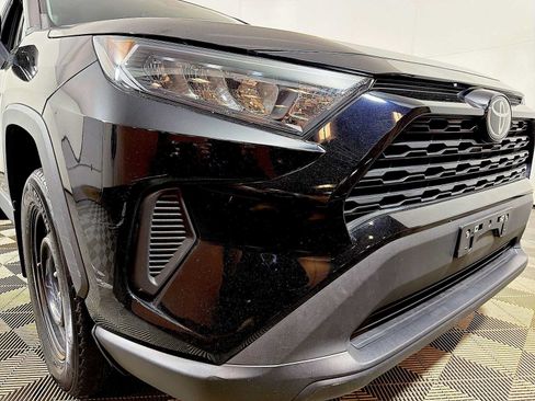 Used 2022 Toyota RAV4 LE AWD/4WD image 21