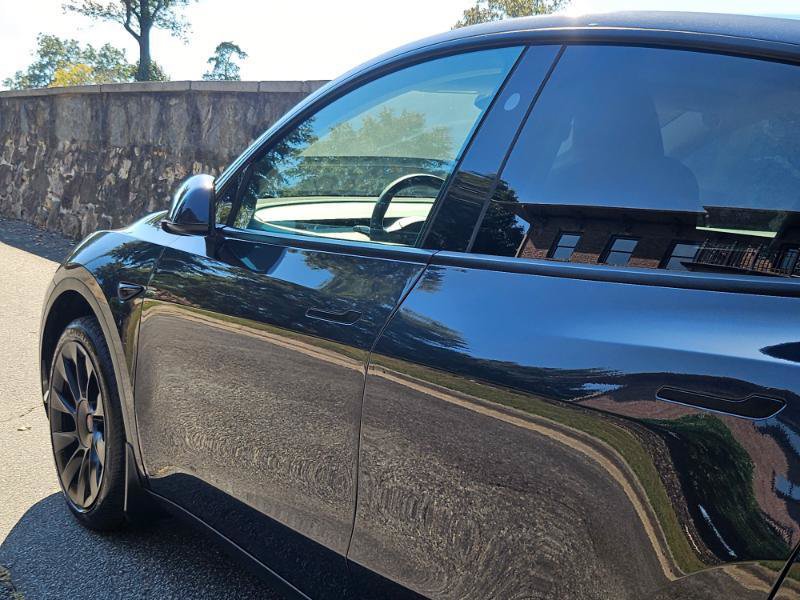 Used 2024 Tesla Model Y 2WD image 23