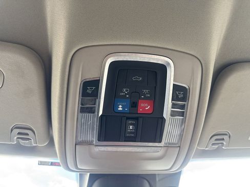 Used 2022 RAM 1500 Laramie AWD/4WD image 21