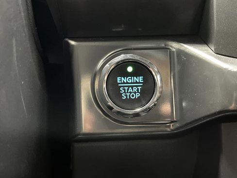 Used 2021 Ford F150 Lariat w/ Equipment Group 502A High image 22