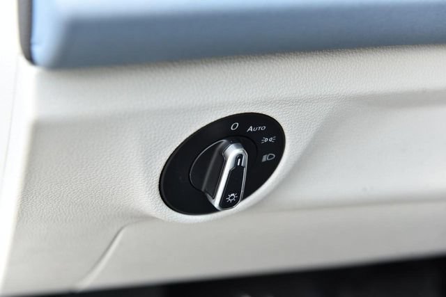 New 2026 Volkswagen Jetta SE FWD image 11