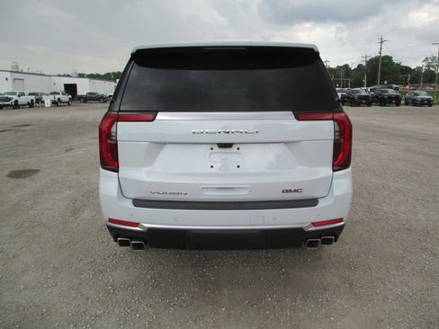 New 2026 GMC Yukon Denali w/ Denali Reserve Package AWD/4WD image 5