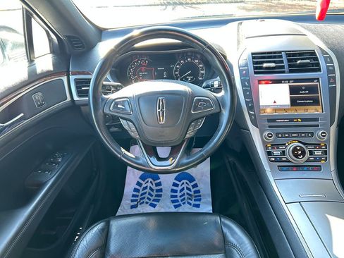Used 2017 Lincoln MKZ Reserve image 18
