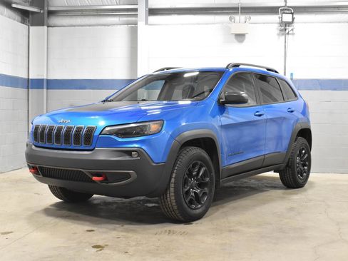 Used 2020 Jeep Cherokee Trailhawk w/ Cold Weather Group AWD/4WD image 7