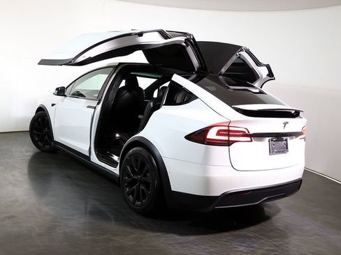 Used 2023 Tesla Model X AWD/4WD image 17