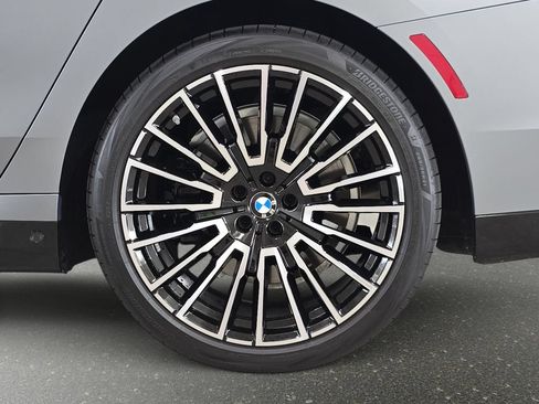 Used 2026 BMW 740i RWD image 32