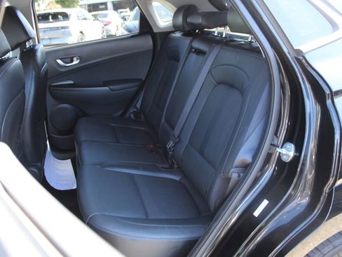 Used 2023 Hyundai Kona Limited image 16