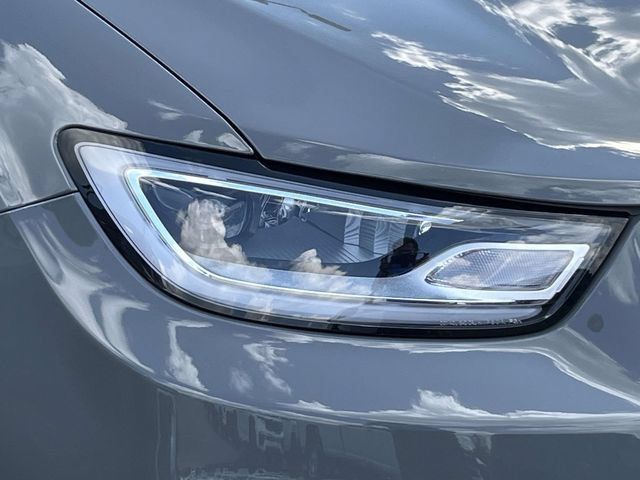 Certified 2025 Chrysler Pacifica Limited FWD image 8