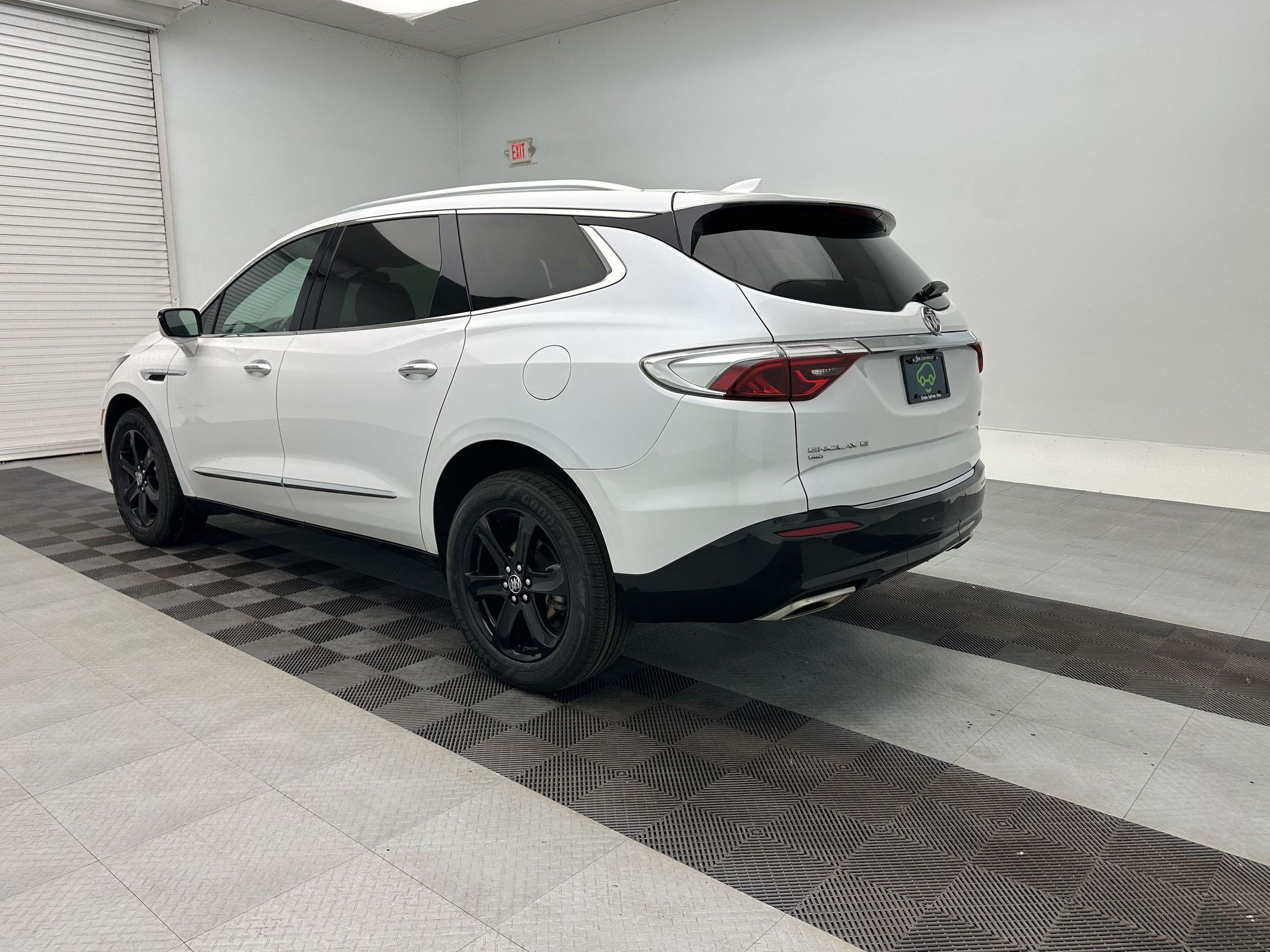 Certified 2023 Buick Enclave Essence w/ Experience Buick Package AWD/4WD image 3