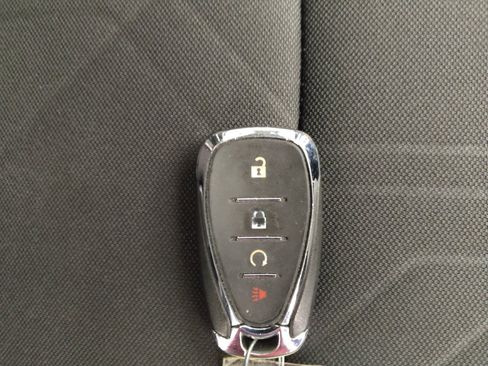 Used 2021 Chevrolet Trax LT w/ Driver Confidence Package FWD image 32