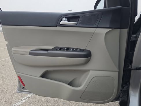 Used 2020 Kia Sportage LX image 21