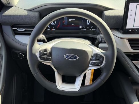 New 2026 Ford Explorer Active image 12