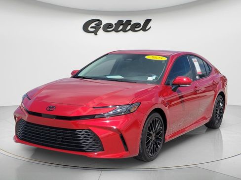 Used 2025 Toyota Camry LE FWD image 1