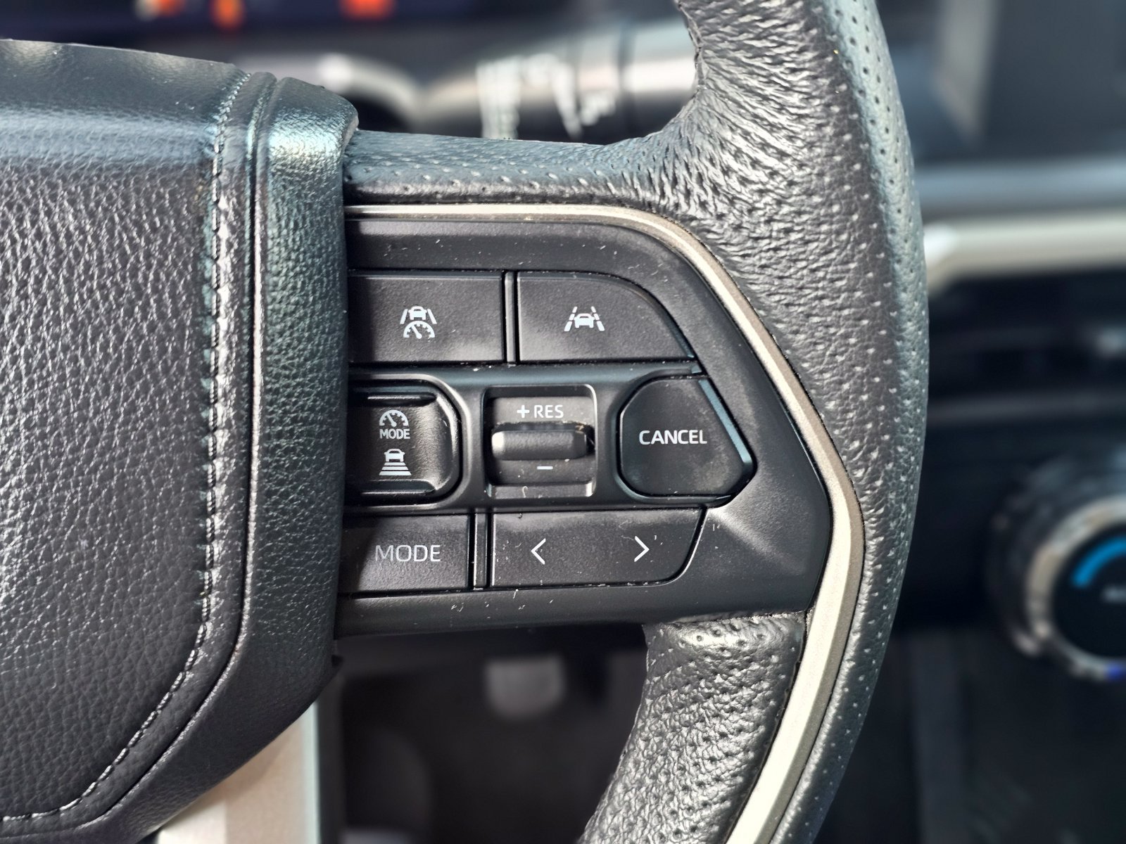 Used 2025 Toyota Tacoma TRD Off-Road AWD/4WD image 27