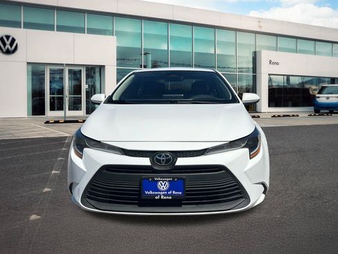 Used 2023 Toyota Corolla LE FWD image 2