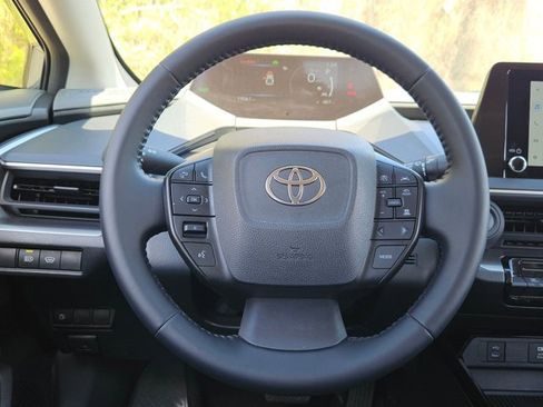 Used 2025 Toyota Prius LE image 22