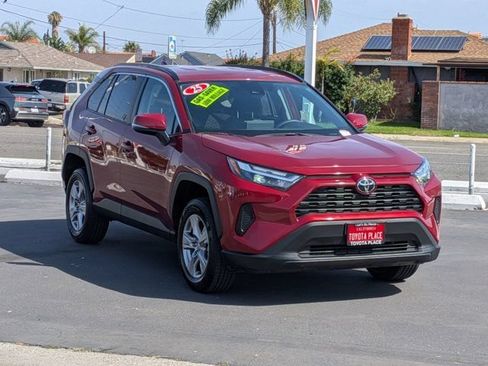 Used 2025 Toyota RAV4 XLE FWD image 3