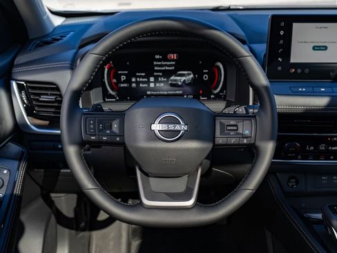 New 2026 Nissan Rogue Platinum AWD/4WD image 13
