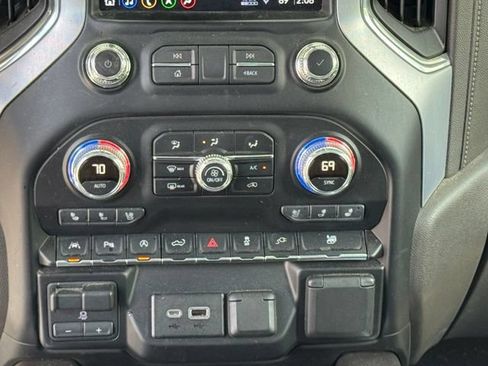 Used 2019 GMC Sierra 1500 SLT w/ SLT Premium Plus Package AWD/4WD image 8