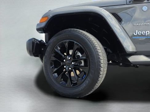Used 2023 Jeep Wrangler Unlimited Sahara w/ Dual Top Group AWD/4WD image 41