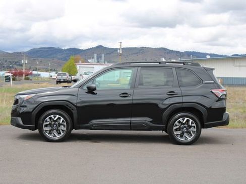 New 2026 Subaru Forester Premium AWD/4WD image 3