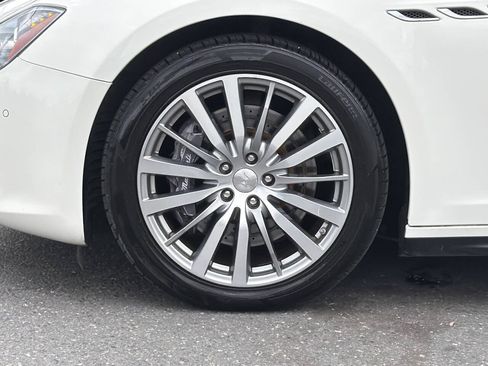 Used 2015 Maserati Ghibli S Q4 AWD/4WD image 2