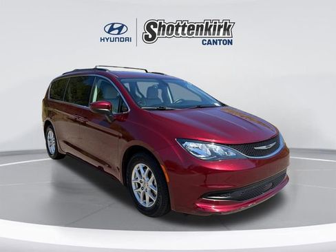 Used 2021 Chrysler Voyager Lxi image 3