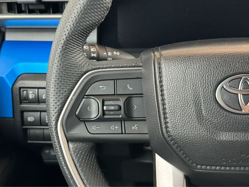 Used 2025 Toyota Tacoma TRD Sport AWD/4WD image 14