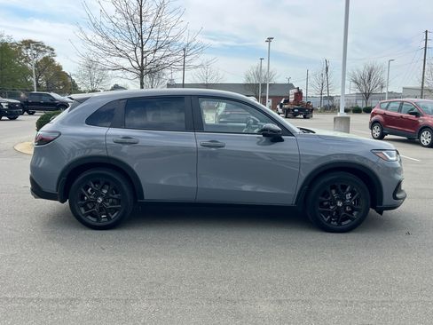 Used 2023 Honda HR-V Sport image 3