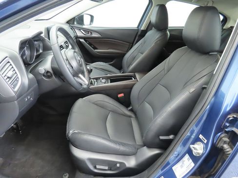 Used 2018 MAZDA MAZDA3 Grand Touring w/ Premium Equipment Package image 19