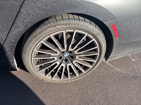 Used 2025 BMW 760i xDrive w/ Executive Package image 13