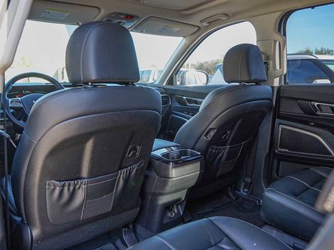 Certified 2024 Kia Telluride EX w/ EX Captain's Chair Package image 30