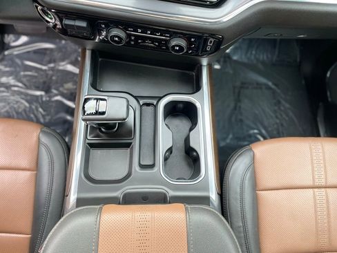 Used 2024 Chevrolet Silverado 1500 High Country w/ Technology Package AWD/4WD image 14