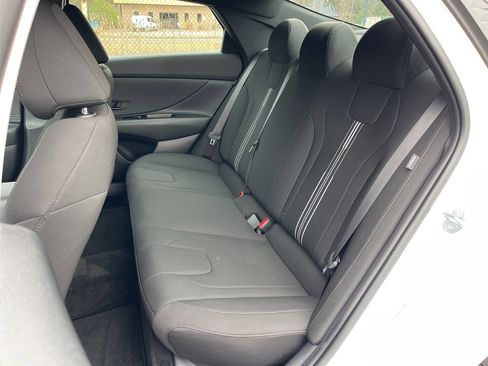 Used 2025 Hyundai Elantra Sport image 19