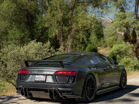 Used 2017 Audi R8 V10 AWD/4WD image 13