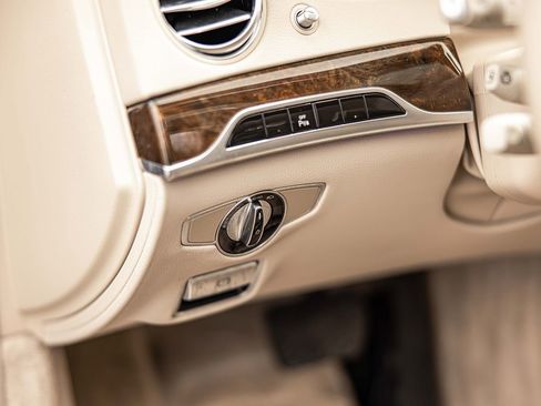 Used 2017 Mercedes-Benz S 550 4MATIC Sedan w/ Premium Package image 22