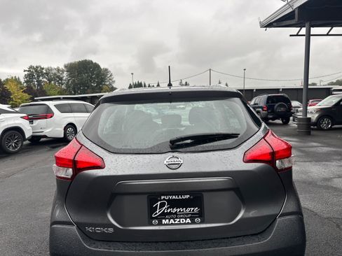 Used 2018 Nissan Kicks S FWD image 24