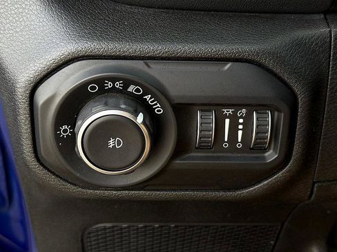 Used 2019 Jeep Wrangler Unlimited Sahara image 23