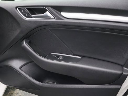 Used 2018 Audi A3 2.0T Premium image 12