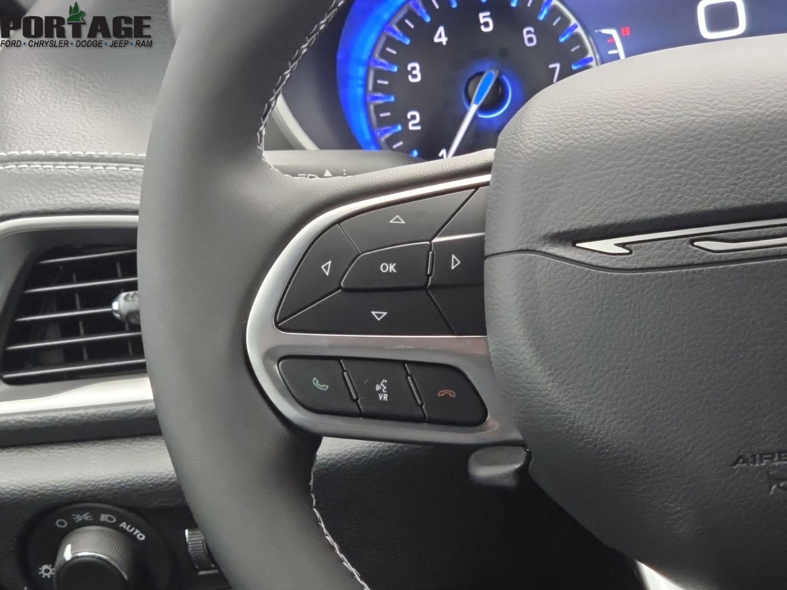 New 2027 Chrysler Pacifica Select AWD/4WD image 21