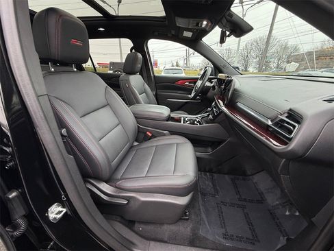 Used 2024 Chevrolet Traverse Z71 w/ Enhanced Driving Package image 28