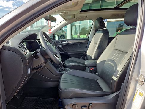 Certified 2023 Volkswagen Tiguan SE w/ Panoramic Sunroof Package image 10