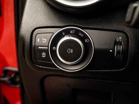 Used 2022 Alfa Romeo Giulia Veloce image 29